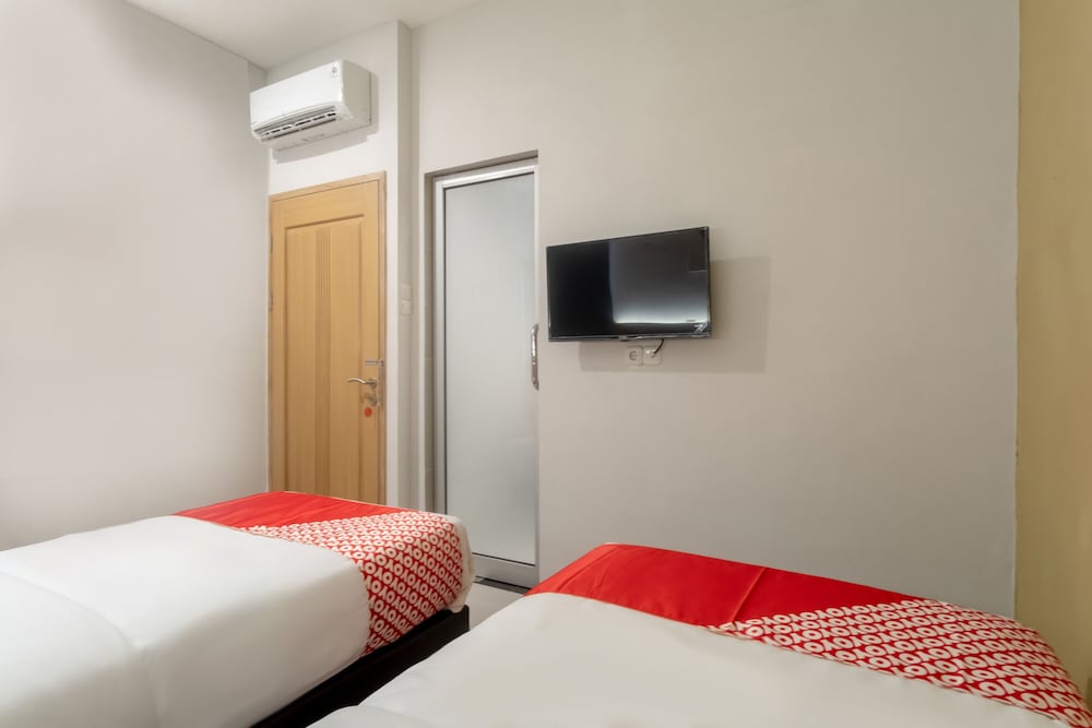 Standard Twin Room - Photo 2