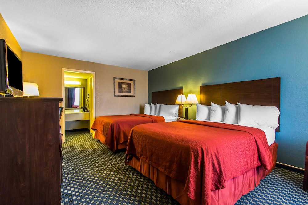 Standard Room, 2 Queen Beds, Non Smoking photo 3
