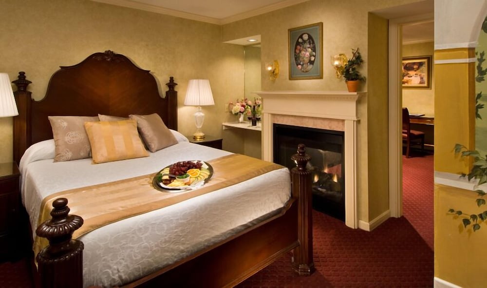 Suite - Photo 3
