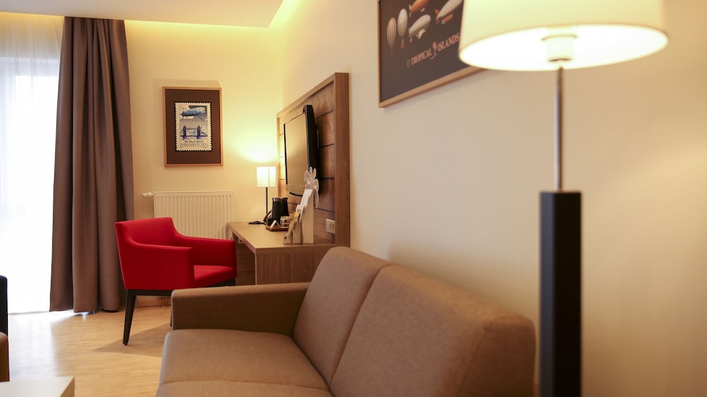 Comfort Family Room photo 2