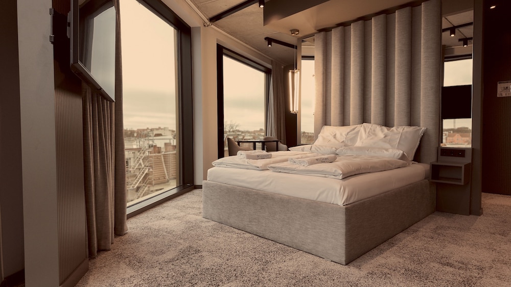 Luxury Suite Luxury Suite