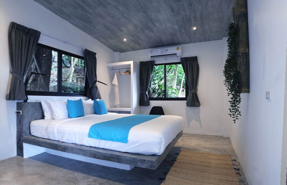 Villa Red Poppy (2-Bedroom Pool Villa)