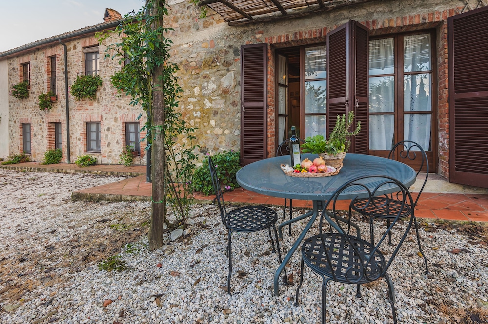 Classic Room, 1 Double or 2 Twin Beds, Patio, Ground Floor photo 3
