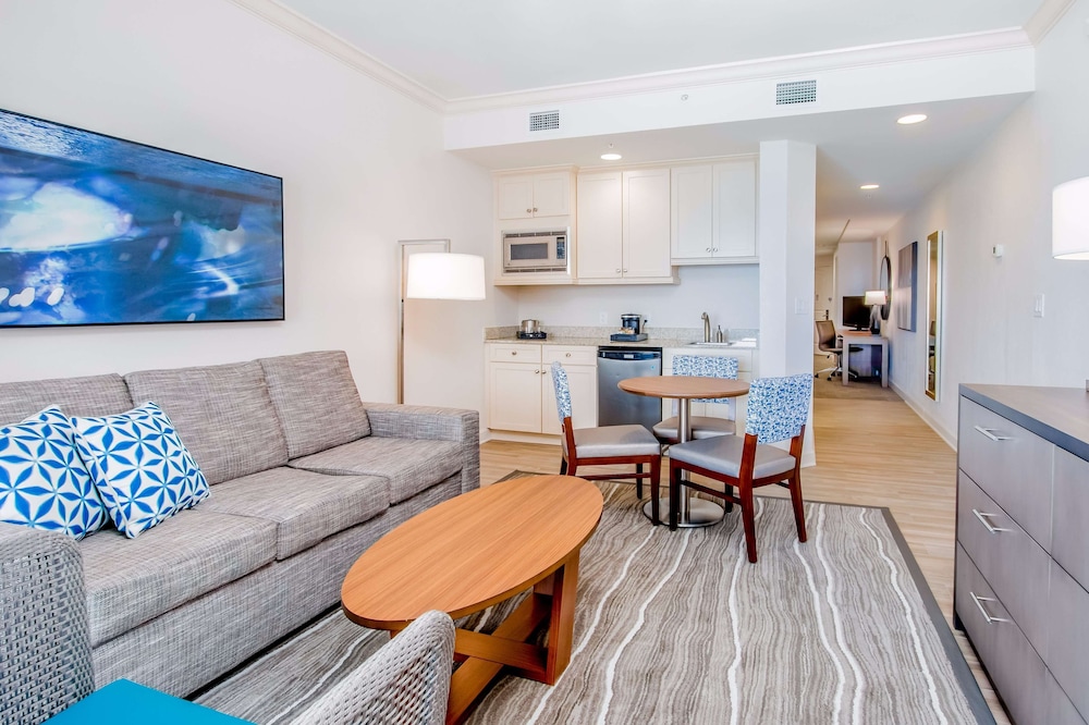 Junior Suite, 2 Queen Beds - Photo 4
