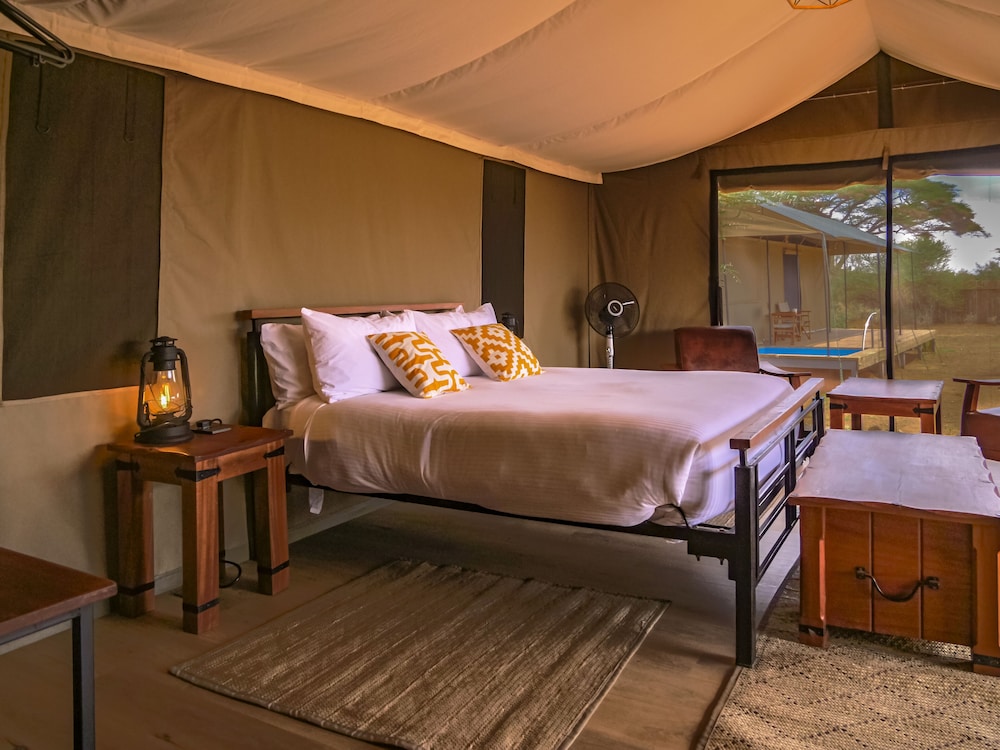 Deluxe Tent photo 1