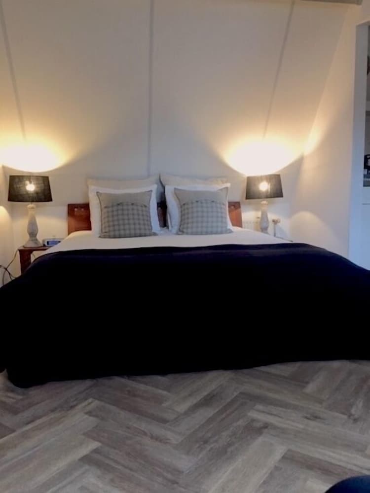 Deluxe Double Room (whirlpool)