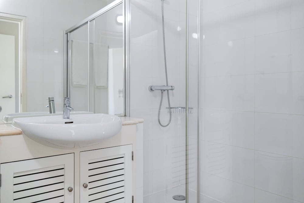 Apartment, 2 Bedrooms, Pool View - Photo 15