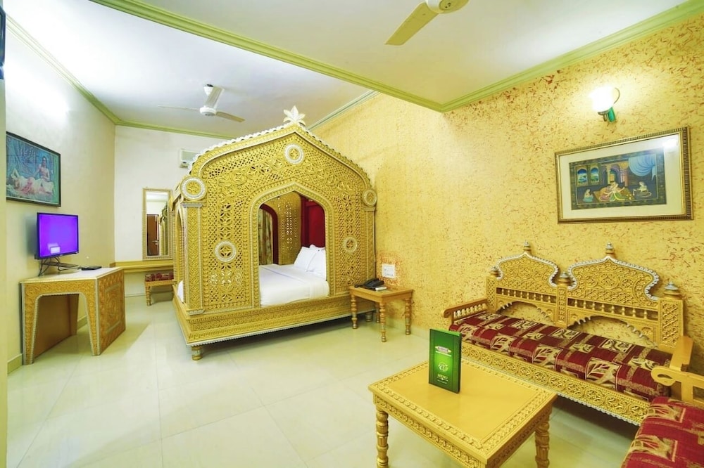 Suite Room Only for Couple & Family - Photo 1