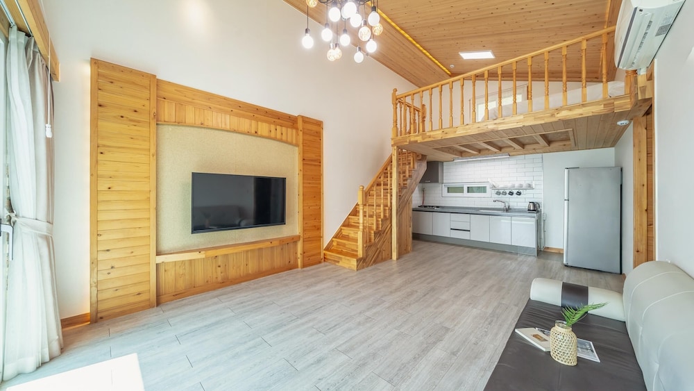 Basic Room, 1 Bedroom (Room 102) - Photo 9