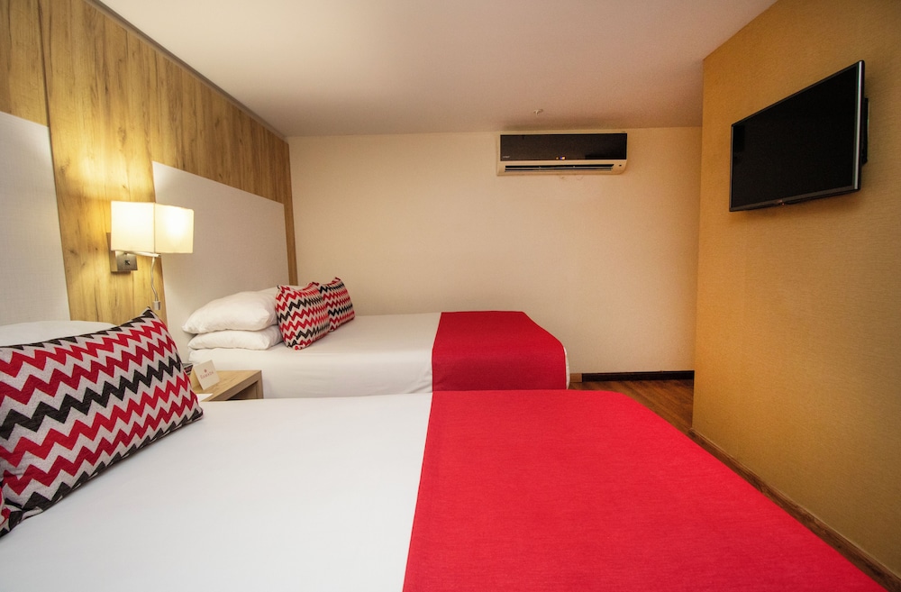 Superior Room, 2 Queen Beds, Non Smoking photo 2