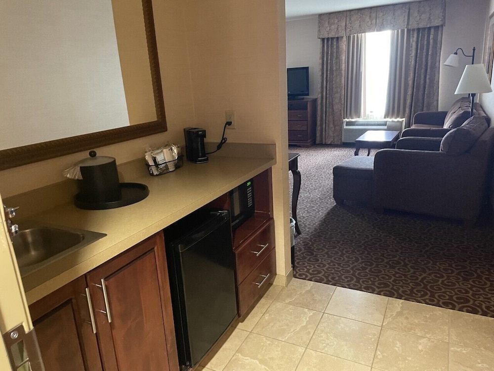 Suite, 2 Queen Beds, Accessible, Non Smoking - Photo 5