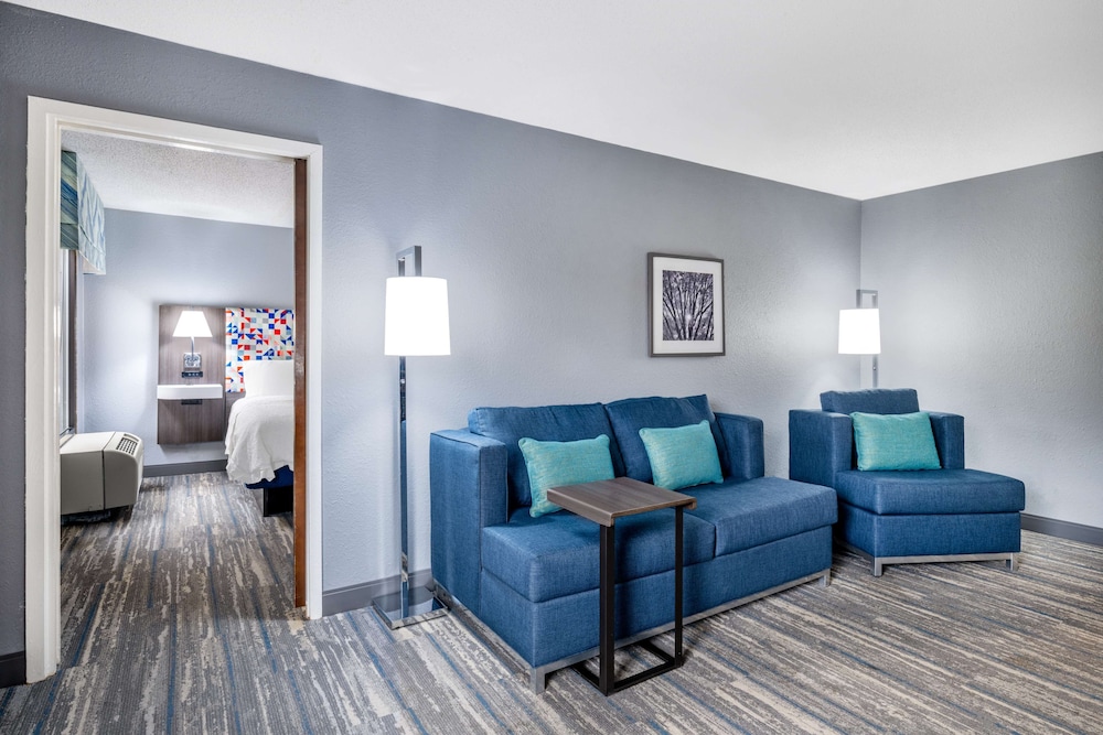 Junior Suite, 1 King Bed, Non Smoking - Photo 2