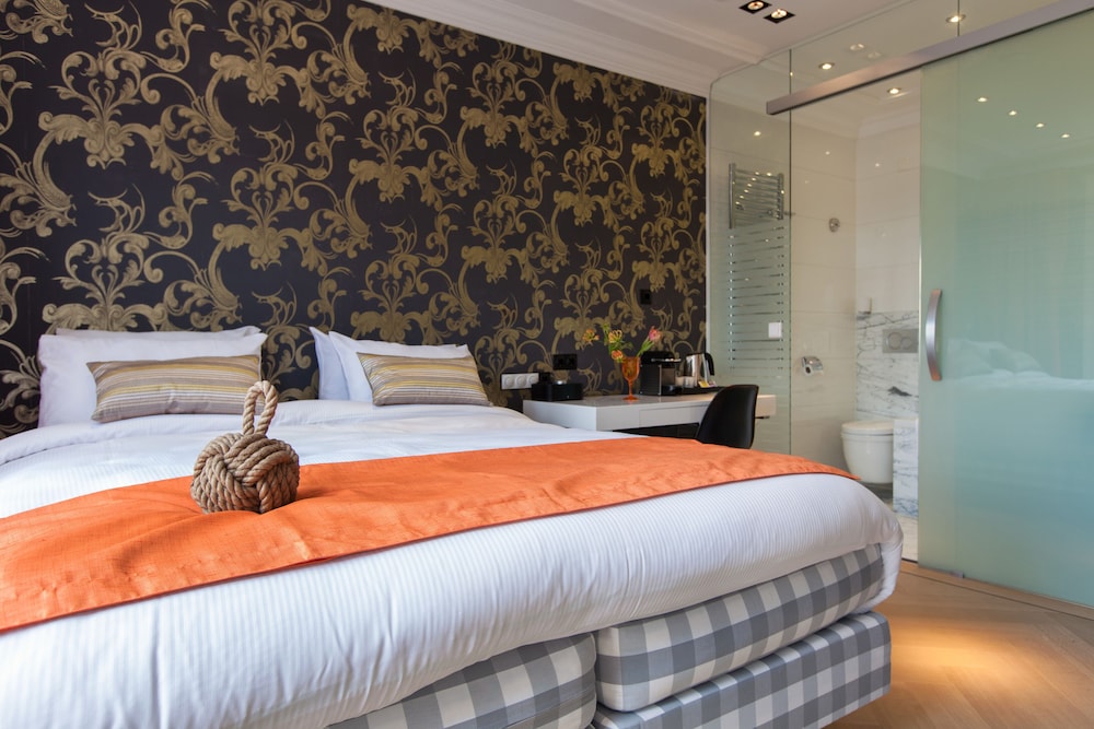 Deluxe Triple Room, Canal View photo 2