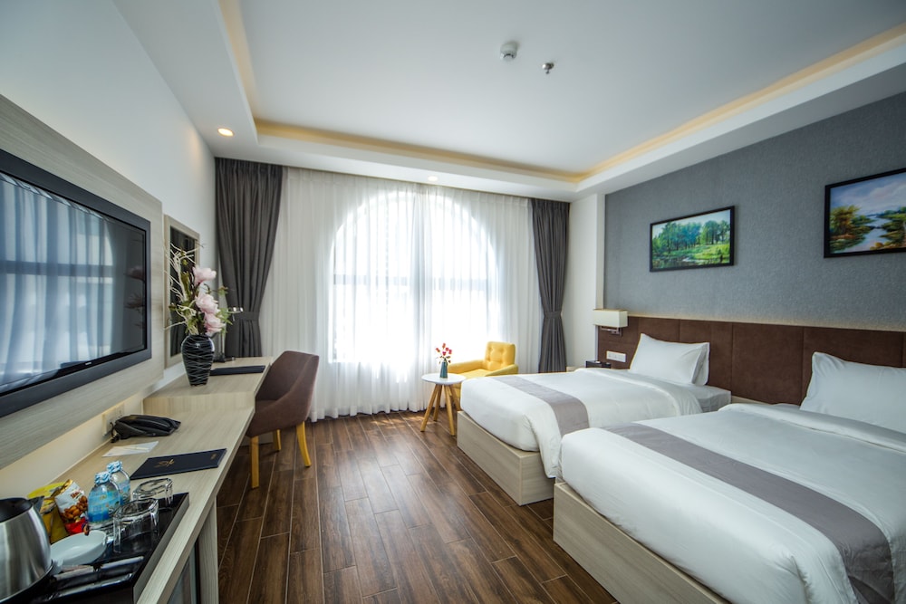 Deluxe Twin Room, 1 Bedroom, City View photo 2