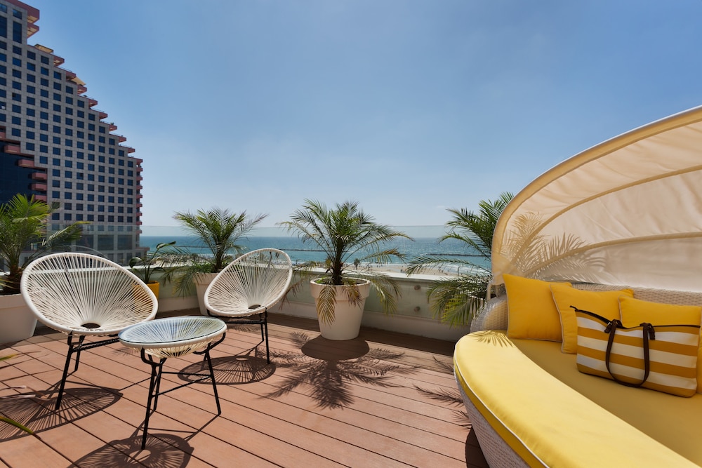 Penthouse, Hot Tub, Partial Sea View (Studio) photo 3