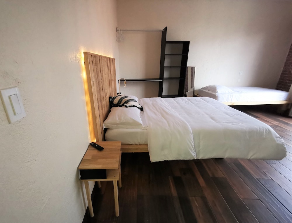Luxury Triple Room, Multiple Beds, Air conditioning, City View photo 3