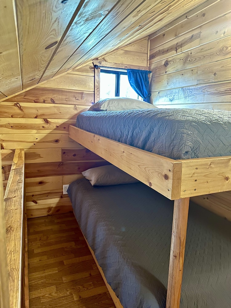 Family Cabin, 2 Bedrooms, Kitchen, Mountain View photo 3