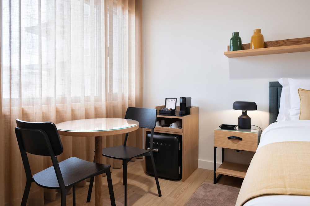 Standard Double or Twin Room - Photo 5