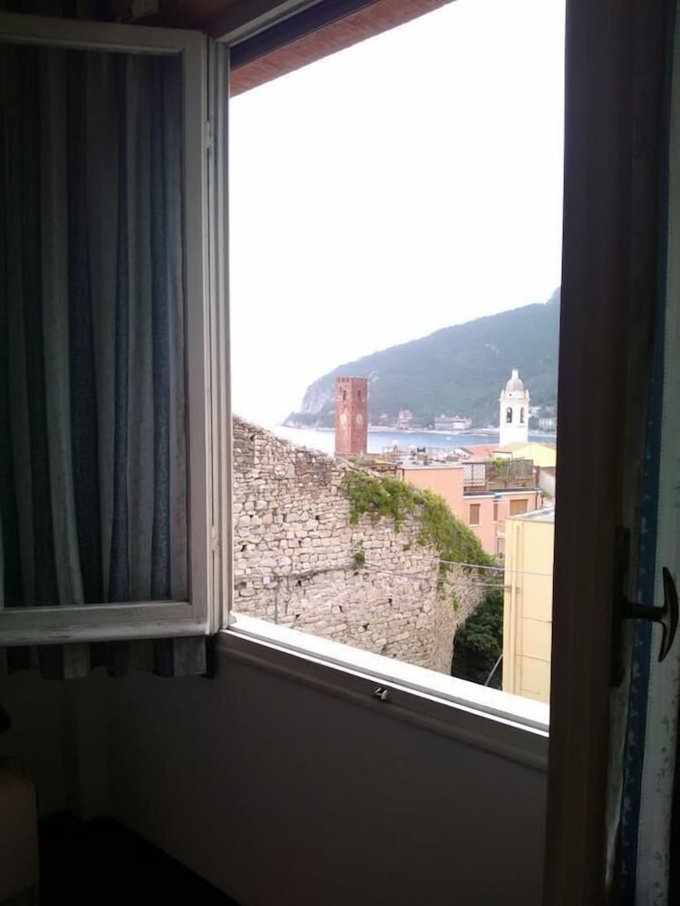 Standard Double Room - Photo 2