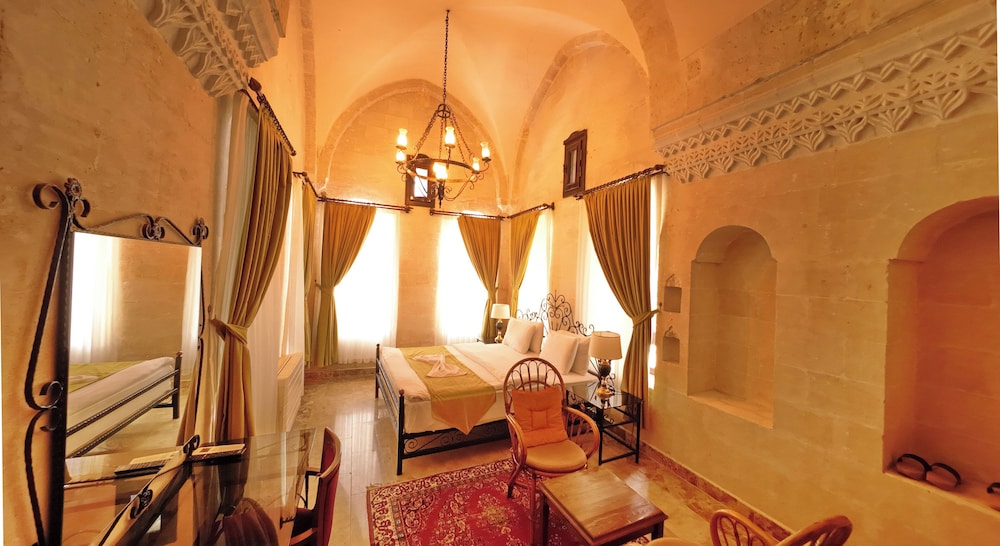 Deluxe Double or Twin Room - Photo 15