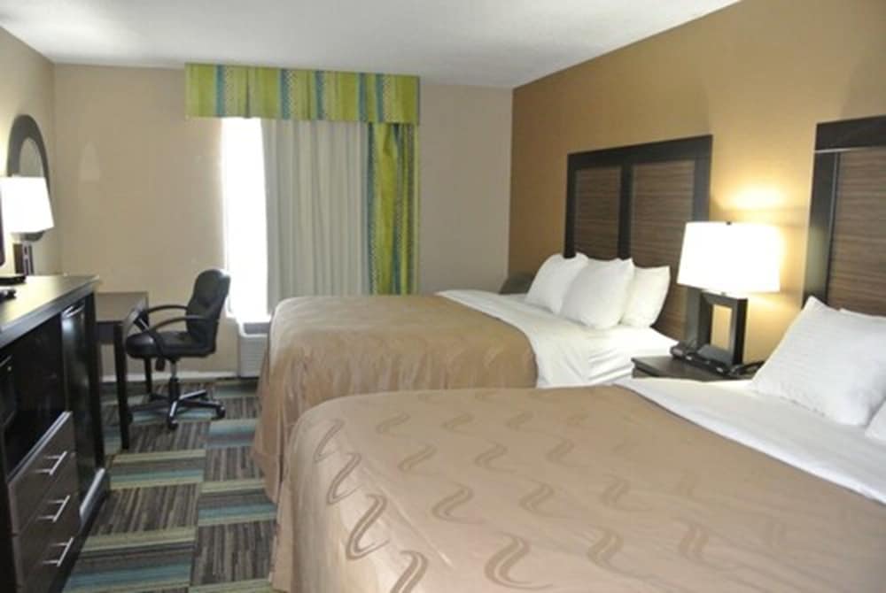 Standard Room, 2 Queen Beds, Non Smoking photo 3