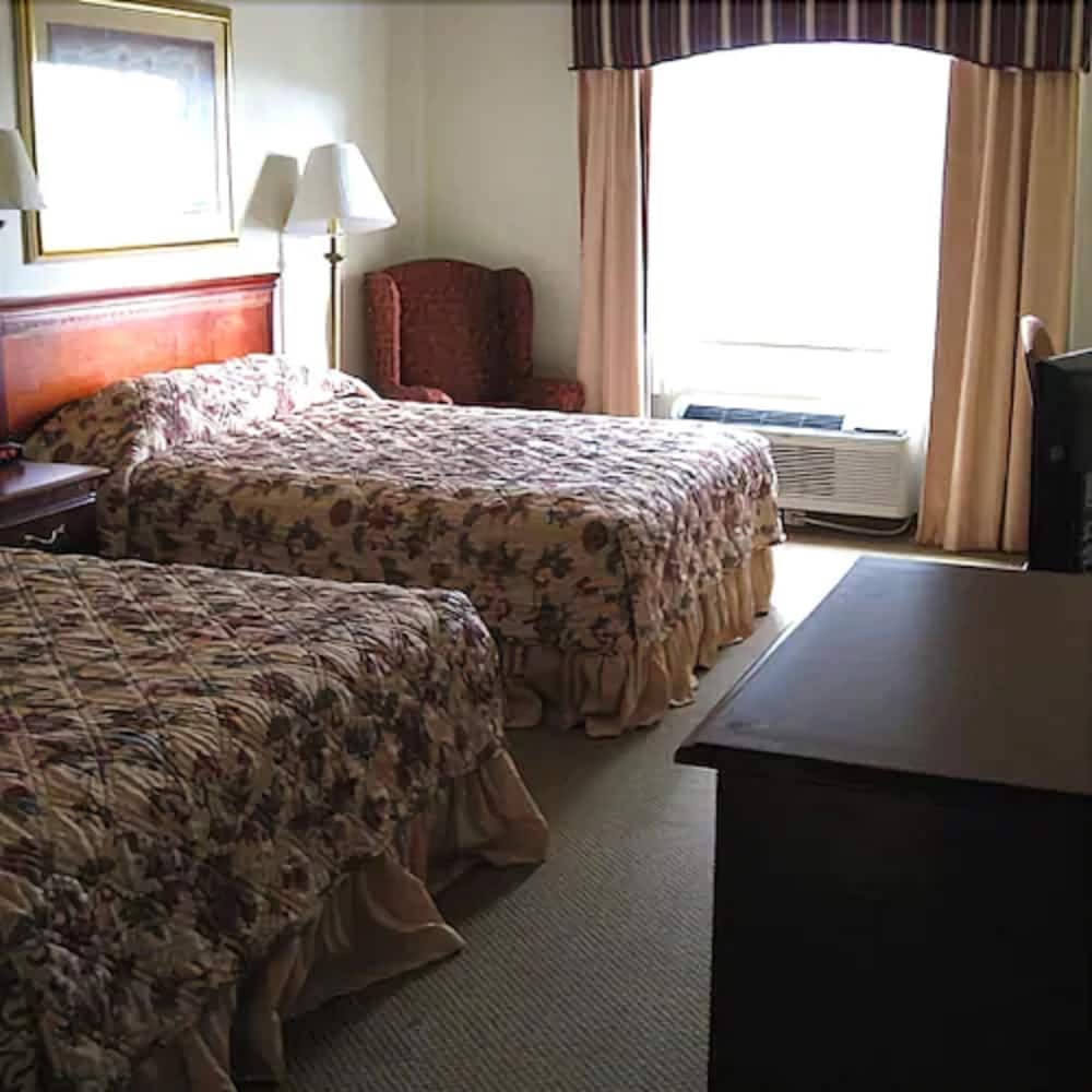 Room, 2 Queen Beds, Accessible, Non Smoking - Photo 4