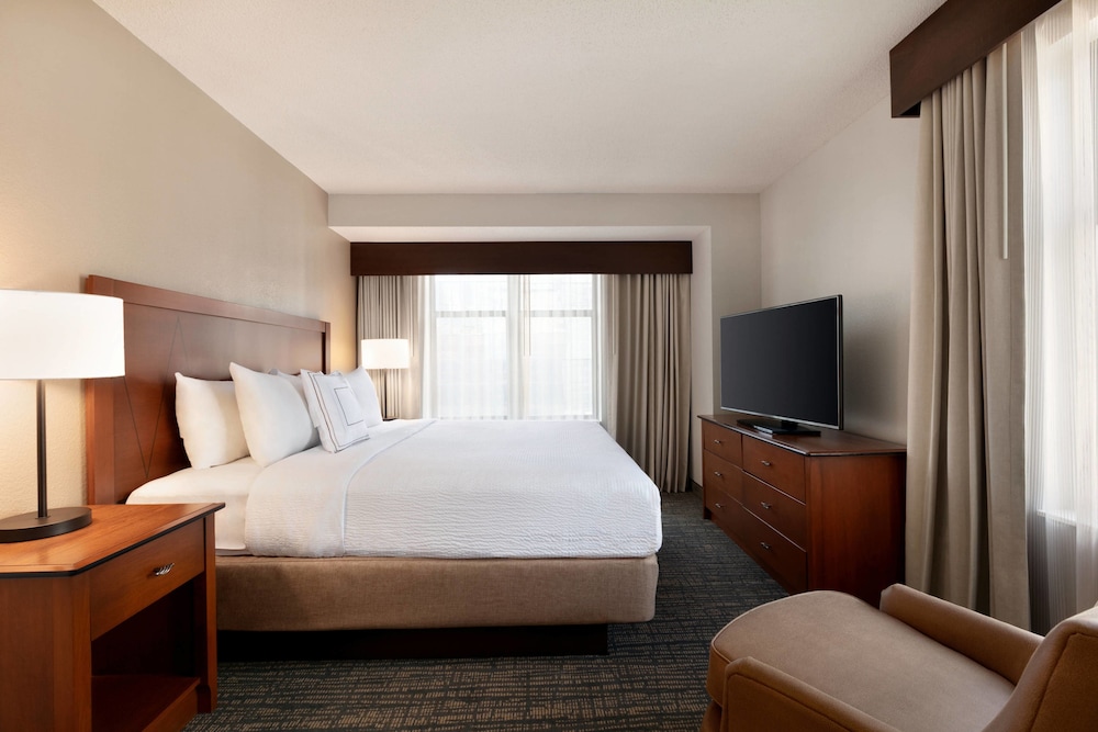 Suite, 1 Bedroom - Photo 6
