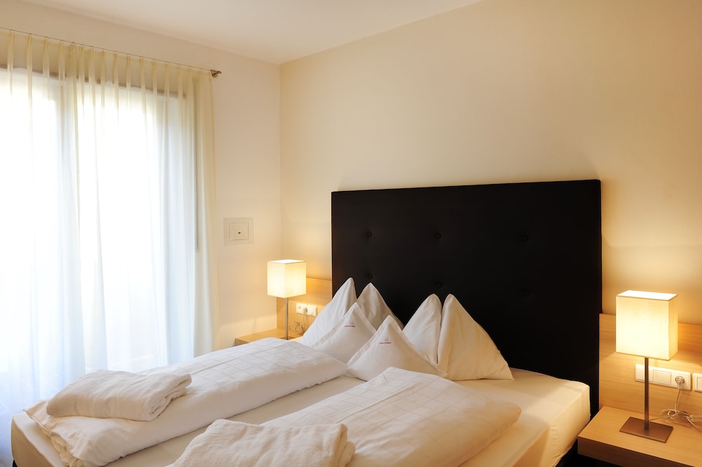 Basic Double Room, 1 Bedroom, Vineyard View, Courtyard Area photo 2