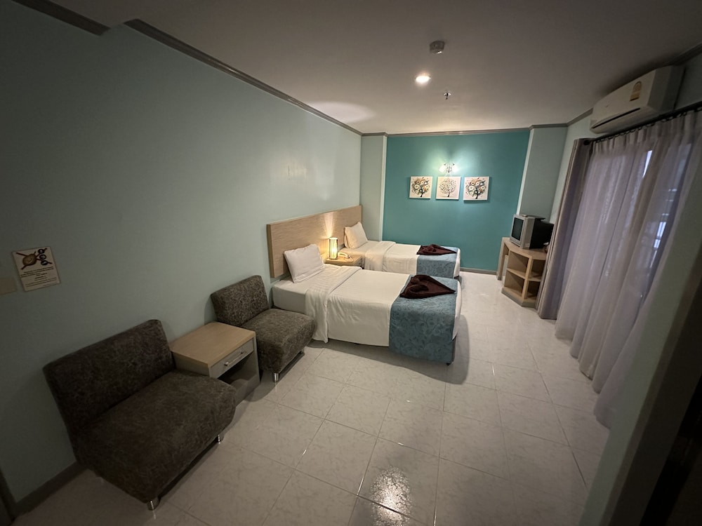 Standard Twin Room, 2 Twin Beds - Photo 2