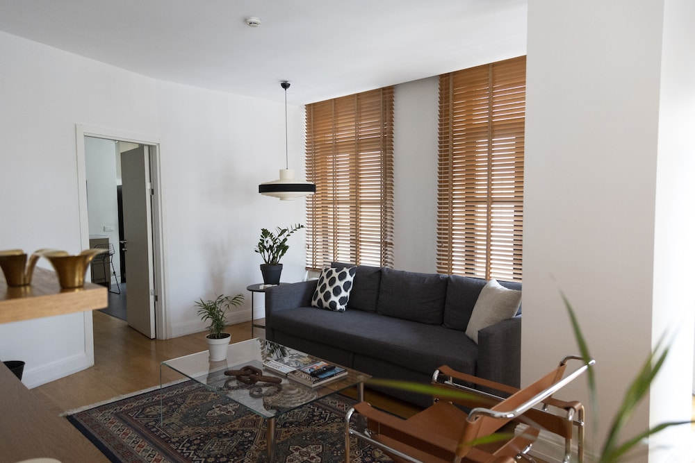 Standard Apartment, 1 Queen Bed with Sofa bed, Private Bathroom photo 2