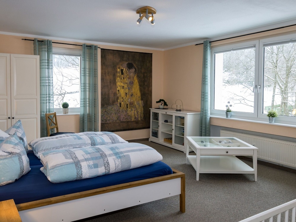 Classic Apartment, Multiple Bedrooms