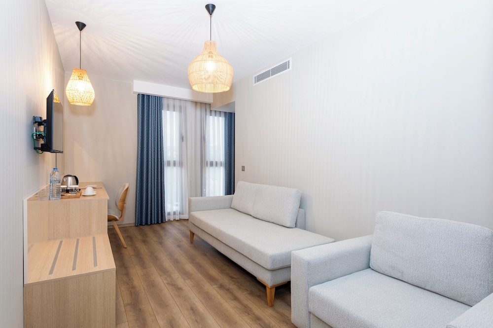 SUITE - Photo 2