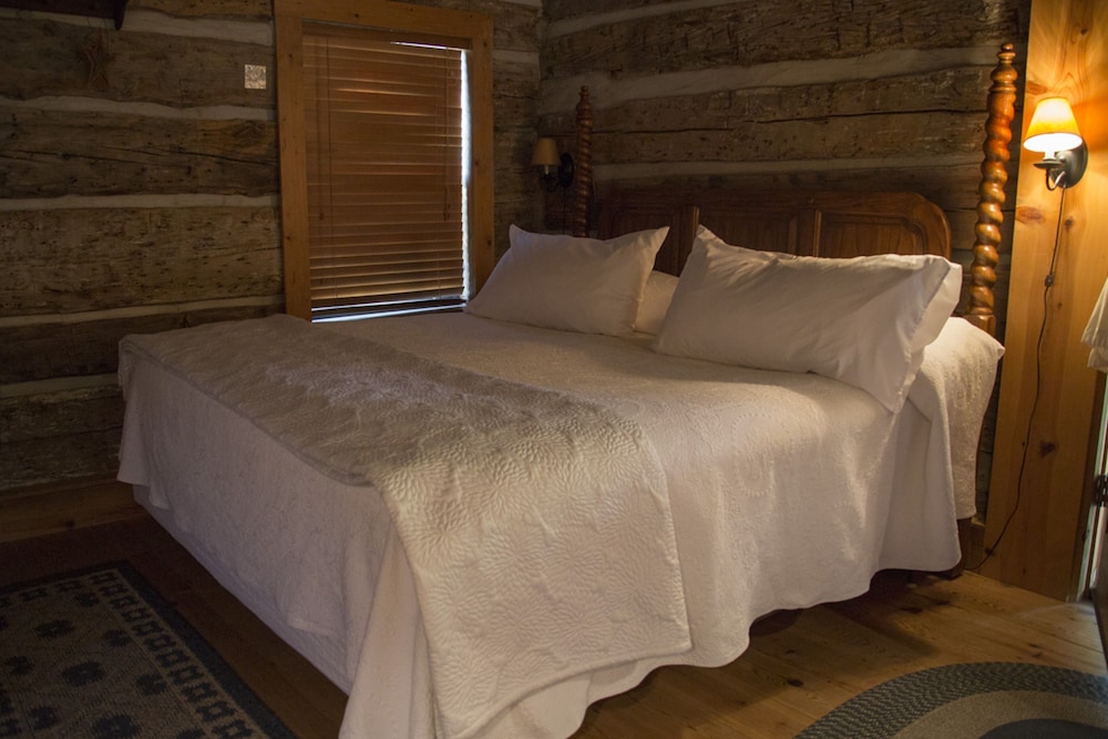 Burford Cabin photo 1
