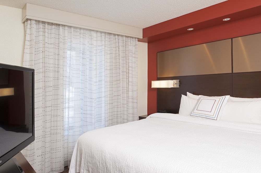 Executive Suite, 1 Bedroom, Fireplace photo 2
