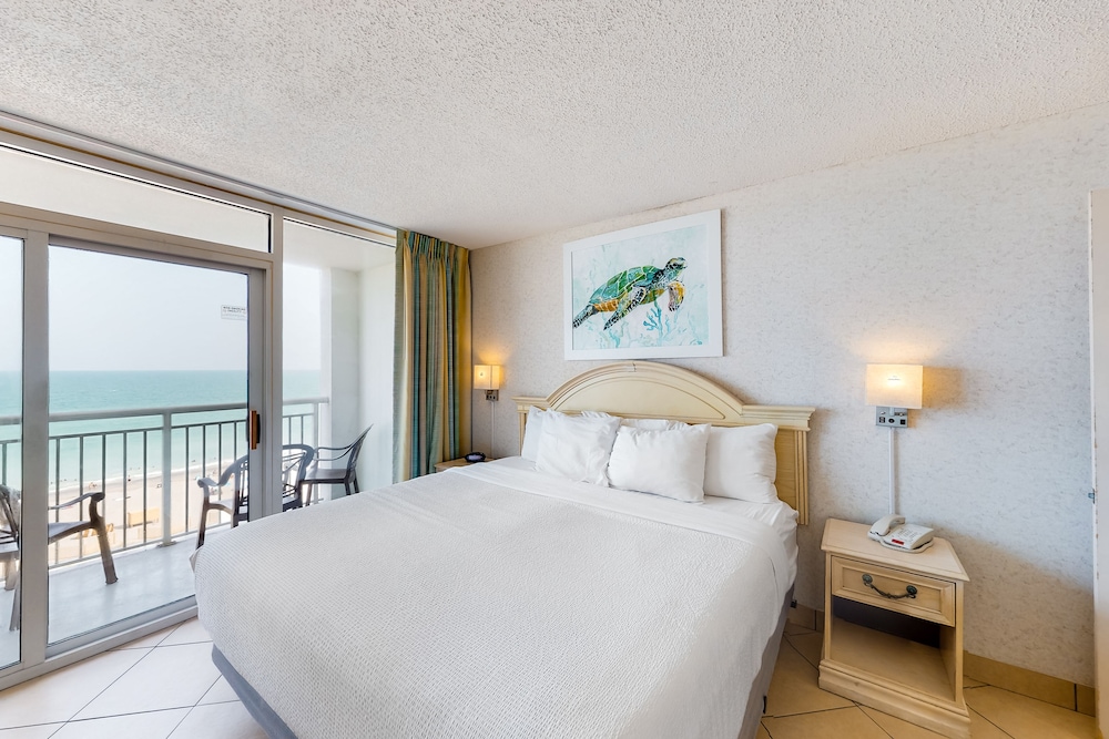 Condo, 3 Bedrooms (Oceanfront) photo 2