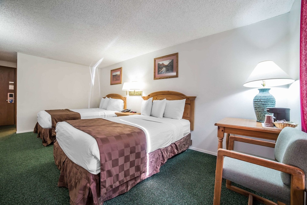 Room, 2 Double Beds, Non Smoking (Pet Friendly) photo 2