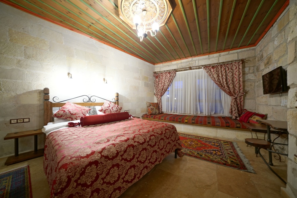 Luxury Suite photo 1