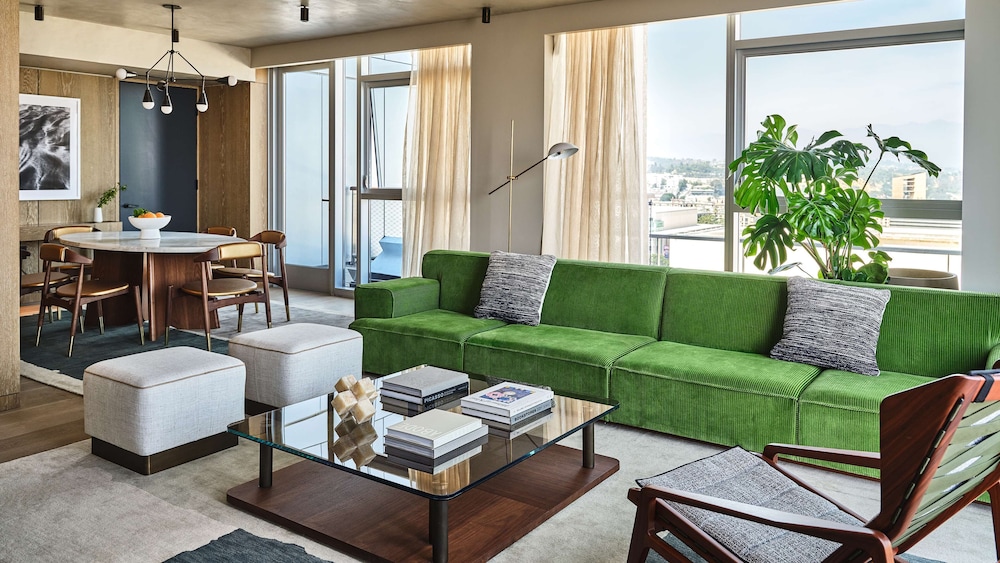 Penthouse (Skyline Penthouse)