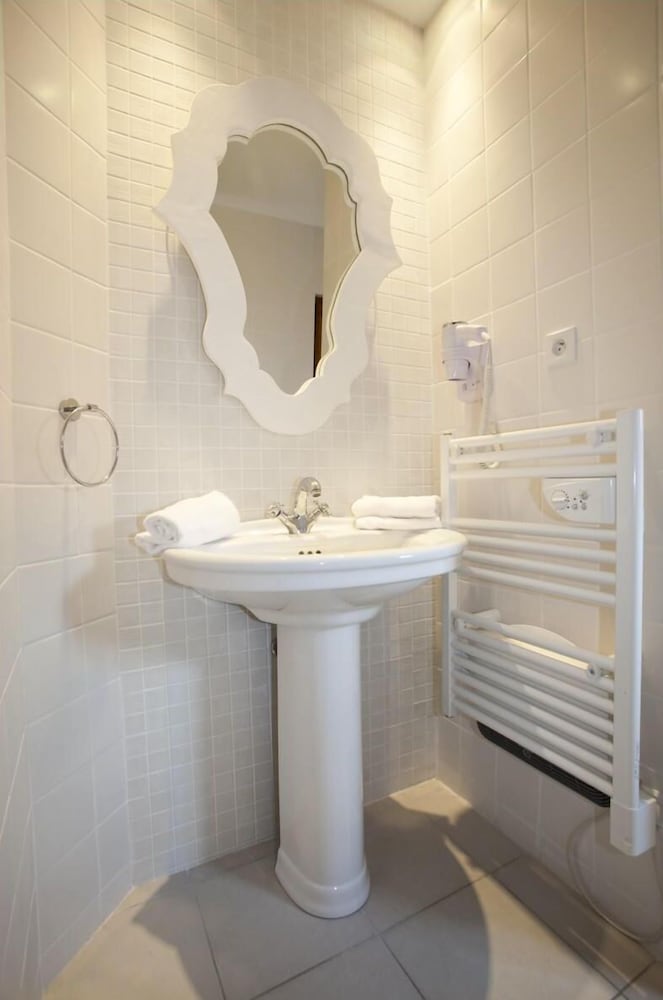 Superior Triple Room, 3 Twin Beds - Photo 8