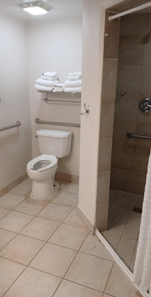Suite, Multiple Beds, Accessible, Non Smoking - Photo 6