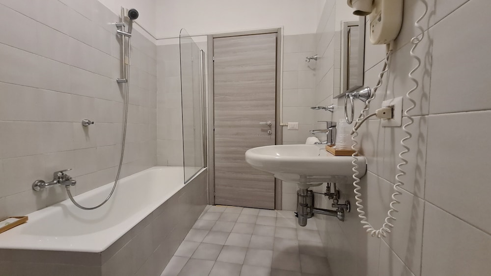 Superior Triple Room - Photo 8
