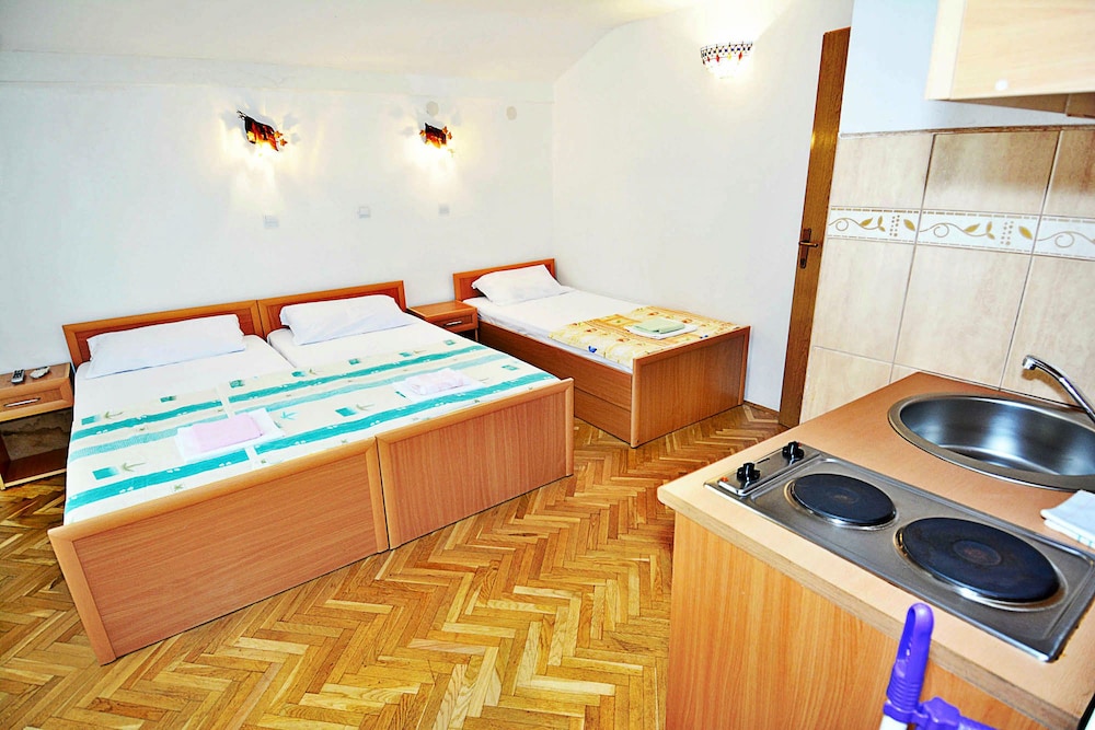 Studio, Terrace (3 Beds) photo 3
