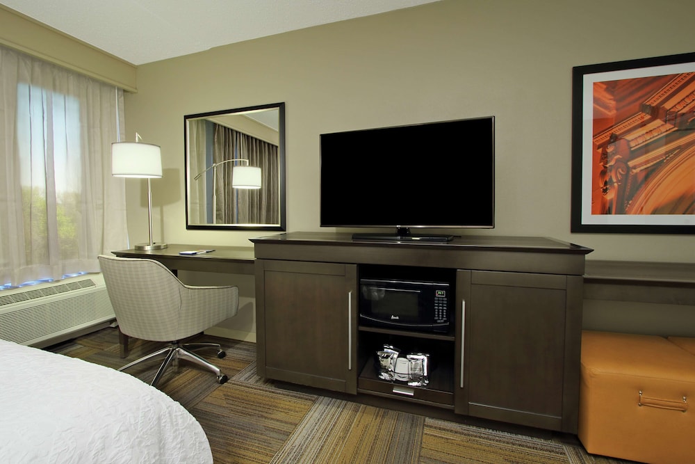 Suite, 1 King Bed, Accessible, Non Smoking - Photo 1