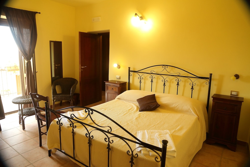 Suite, 2 Bedrooms photo 3