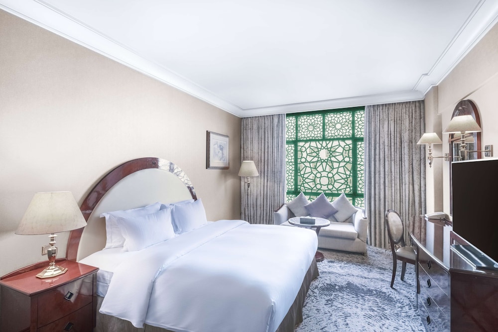Deluxe Room, 1 King Bed (Partial Haram View) - Photo 4