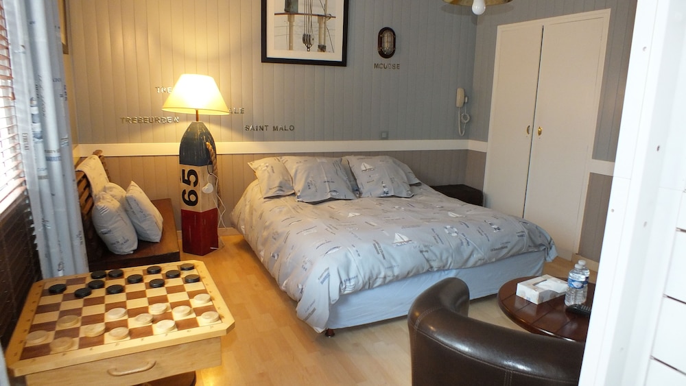 Family Room (Serge Le Roux) photo 1