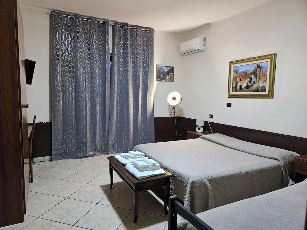 Classic Double or Twin Room photo 2