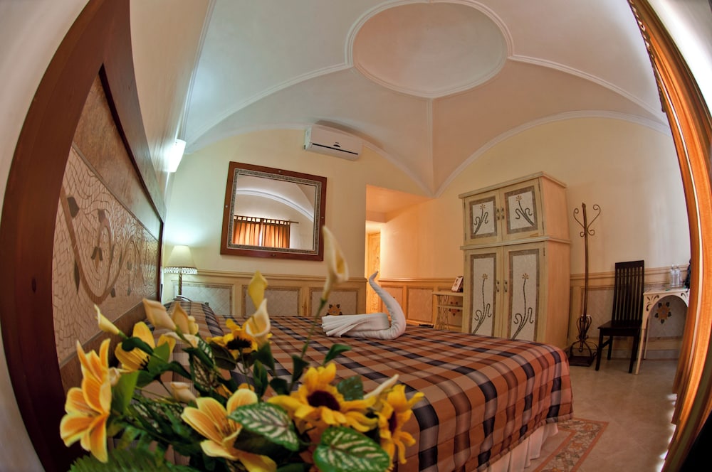 Executive Room - Photo 4