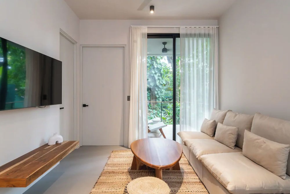 Nala Luxury Living - One bedroom suite #7 photo 1