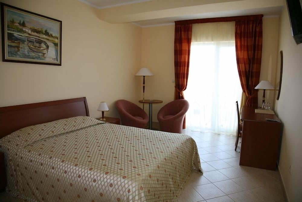 Double Room, Balcony, Sea View photo 2